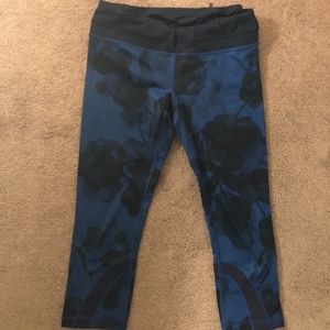 Lululemon Run Inspire Crops, size 8